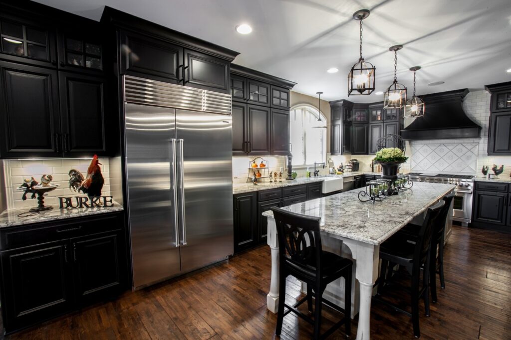 Beautiful Black & White Kitchen