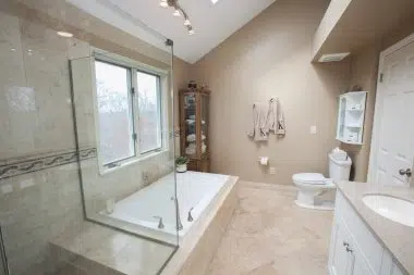 Traditional Style Master bathroom with diagonal tiles 