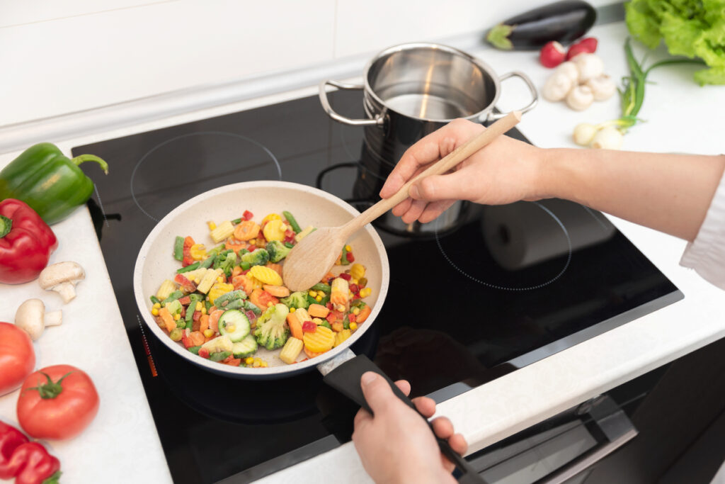 Cooking on an induction stovetop Cooking on an induction stovetop