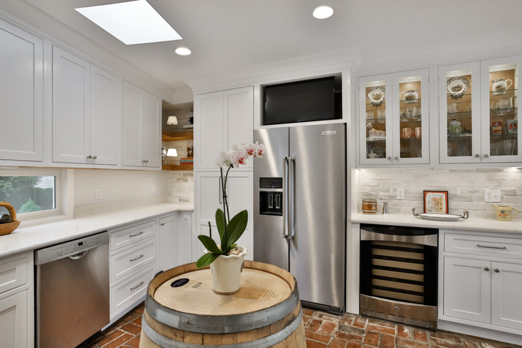 Rustic Elegance A Bright and Inviting Kitchen (7) Rustic Elegance A Bright and Inviting Kitchen (7)
